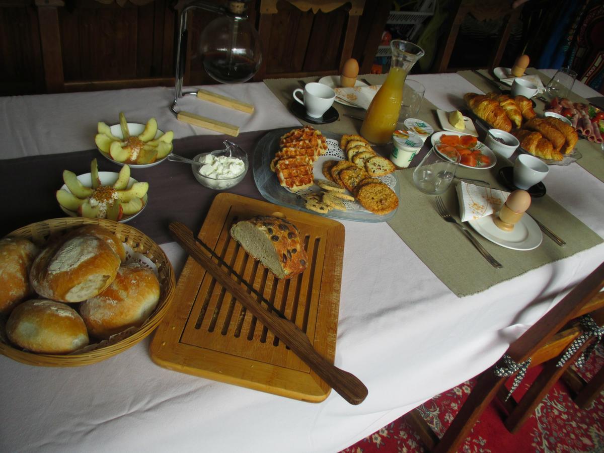 B&B La Chambre Du Ropieur Mons Bagian luar foto